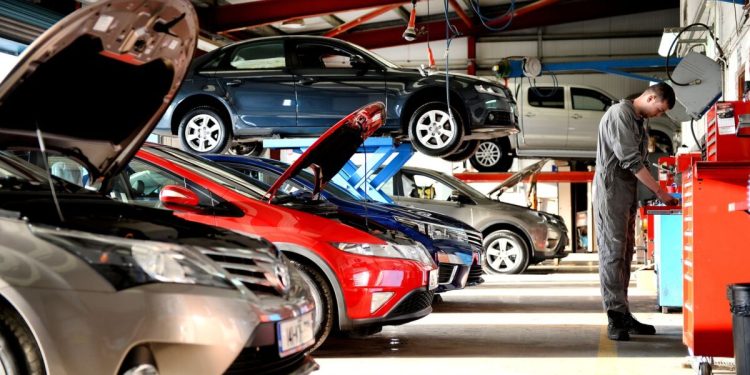 Trung tâm tư vấn pháp luật Toàn Tâm (TTLCC): CSGT có được hóa trang để bắn tốc độ các xe vi phạm – Gara ô tô được mở trong khu dân cư?