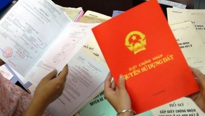 Trung tâm tư vấn pháp luật Toàn Tâm (TTLCC): Một mảnh đất bán cho 2 người – Nếu gặp trường hợp chủ đầu tư chậm cấp sổ hồng sẽ làm gì?