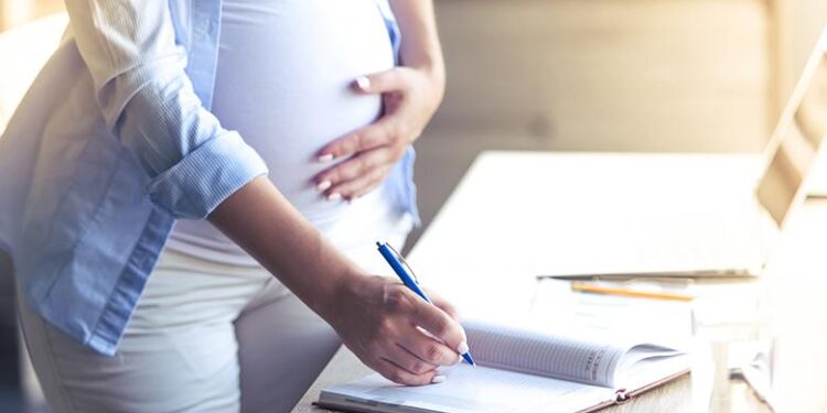 Trung tâm tư vấn pháp luật Toàn Tâm: Lập di chúc cần bao nhiêu người làm chứng – Nghỉ việc trước khi sinh con, hưởng chế độ thai sản thế nào?