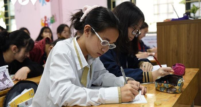 ‘Tư duy nhìn vào giáo dục là nghĩ đến thi cử tạo ra tầm nhìn hạn hẹp’