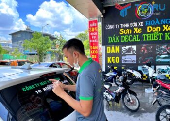 Trung tâm tư vấn pháp luật Toàn Tâm: Xe ô tô dán giấy trang trí với họa tiết sặc sỡ, có bị phạt – Quy định cấp biển hiệu, phù hiệu xe tải, xe ô tô mới nhất