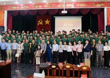 Chuyện các KOL “truyền lửa” cho các chiến sĩ sắp rời xa quân ngũ