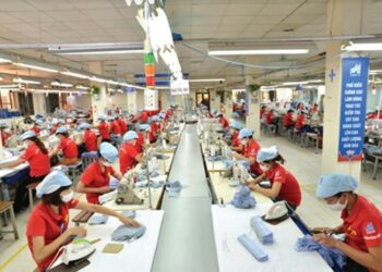 Doanh nghiệp Việt – một năm ‘vượt sóng cả’