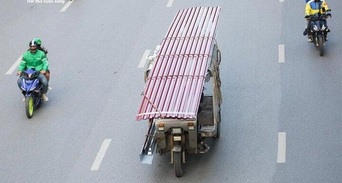 Xe tự chế chở tôn – sát nhân như kẻ say, sao CSGT làm ngơ?