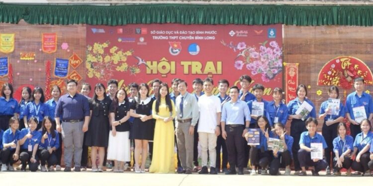 Hướng đi mới trong định hướng lựa chọn ngành nghề cho Học sinh THPT tại Chuyên Bình Long