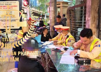 Trung tâm tư vấn pháp luật Toàn Tâm (TTLCC): Bảo hiểm trách nhiệm dân sự ô tô có bắt buộc- Bằng lái bị tạm giữ, có được dùng biên bản để điều khiển xe?