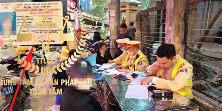 Trung tâm tư vấn pháp luật Toàn Tâm (TTLCC): Bảo hiểm trách nhiệm dân sự ô tô có bắt buộc- Bằng lái bị tạm giữ, có được dùng biên bản để điều khiển xe?