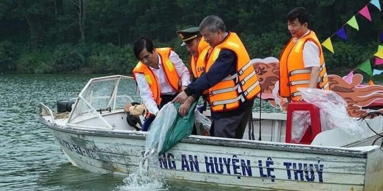 Lễ hội thả cá đầu xuân ở Quảng Bình có ý nghĩa tâm linh và góp phần bảo vệ môi trường