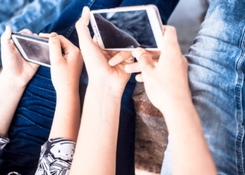 Quyền về đời sống riêng tư trên các nền tảng mạng xã hội –  góc nhìn từ thực tiễn và pháp lý