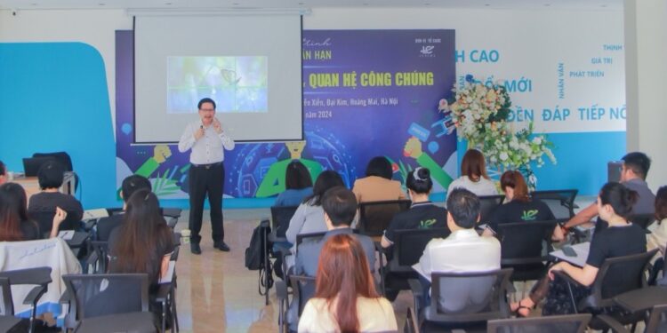 Viện IMRIC – Viện IRLIE – Cty Lyncha: Bế giảng khóa Bồi dưỡng “Nghiệp vụ Truyền thông – Quan hệ công chúng”