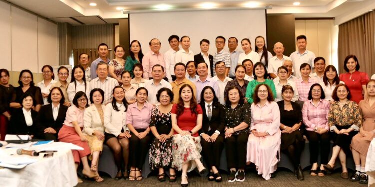 TẬP HUẤN NÂNG CAO KIẾN THỨC VÀ KỸ NĂNG TƯ VẤN PHÁP LUẬT CHO PHỤ NỮ LÀ NẠN NHÂN CỦA BẠO LỰC GIỚI