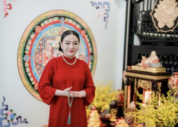 Cô Ngân Tatu: Thương hiệu chân mày phong thủy vận tài siêu hot