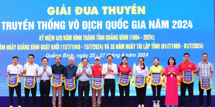 Quảng Bình: Khai mạc giải Đua thuyền truyền thống vô địch Quốc gia năm 2024