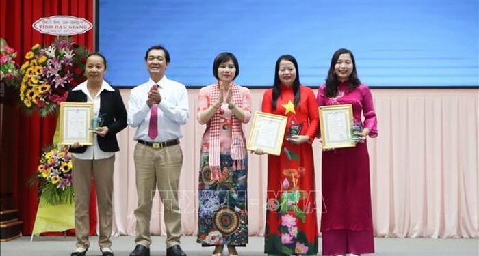 Vinh danh 22 tác phẩm báo chí xuất sắc khu vực Đồng bằng sông Cửu Long