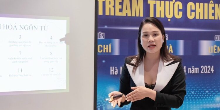 LYNCHA: Tổ chức khoá đào tạo ngắn hạn livestream bán hàng hút giới trẻ