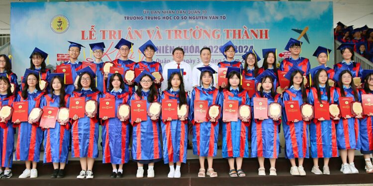 Trường trung học cơ sở Nguyễn Văn Tố tổ chức lễ “Tri ân và Trưởng thành” năm học 2023-2024