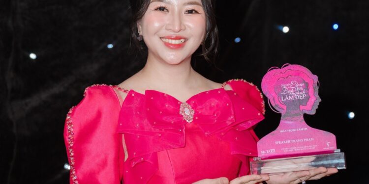 CEO Phượng Tara – Hành trình kết nối và san sẻ yêu thương