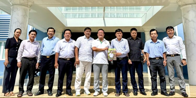 Thăm, làm việc và bàn giao kinh phí xây cầu nông thôn mới tại huyện Mỏ Cày Nam, tỉnh Bến Tre