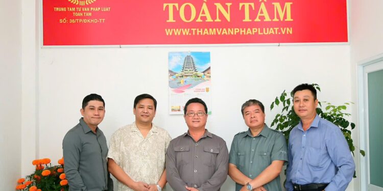 Trung tâm tư vấn pháp luật Toàn Tâm (TTLCC): Sửa chữa căn hộ chung cư có phải xin phép – Mua nhà chung có cần cả hai vợ chồng đến ký hợp đồng?