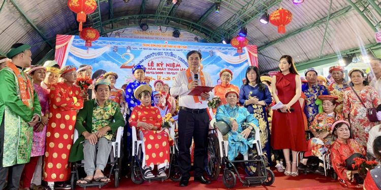 Trung tâm Nhân đạo Quê Hương kỷ niệm 23 năm thành lập và Tổ chức lễ cưới tập thể cho các cặp đôi kém may mắn