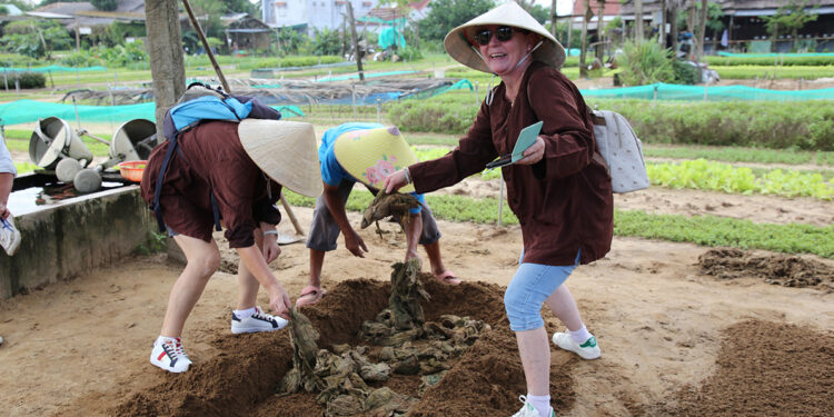 Việt Nam phát triển du lịch nông thôn theo phương châm “mỗi người dân là một đại sứ du lịch”- “mỗi địa phương – một sản phẩm du lịch đặc sắc”