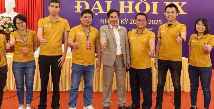 Vì sao đa số văn nghệ sĩ nghèo?