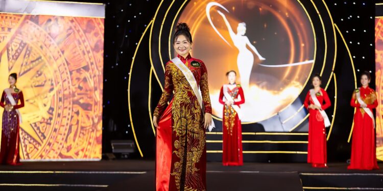 Các thí sinh tự tin ở Bán kết cuộc thi Hoa hậu Calgary Doanh nhân Việt Nam Toàn cầu 2024