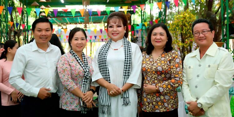 Bến Tre – Long trọng tổ chức họp mặt Đại biểu Mẹ Việt Nam anh hùng, đội quân tóc dài năm 2025