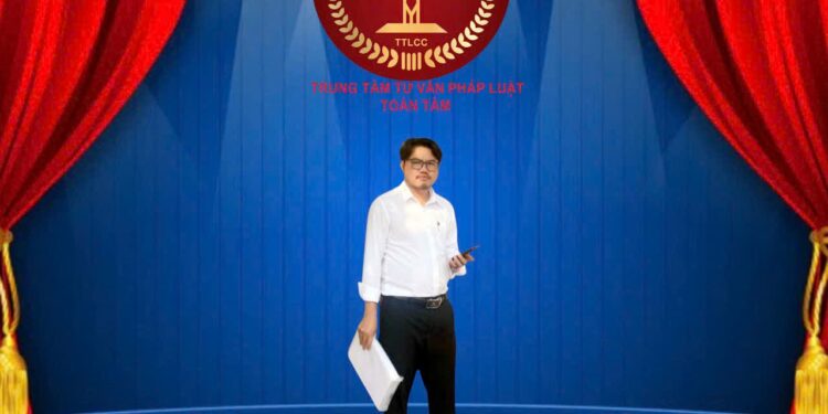 Luật sư Phan Đức Hiếu – PGĐ Trung tâm tư vấn pháp luật Toàn Tâm: Sổ đỏ đứng tên 2 vợ chồng, tách chia cho con – Tặng cho bất động sản giữa anh em ruột như thế nào?