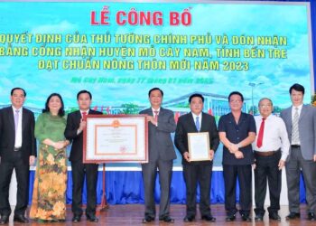 Công bố Quyết định của Thủ tướng Chính phủ công nhận huyện Mỏ Cày Nam đạt chuẩn nông thôn mới