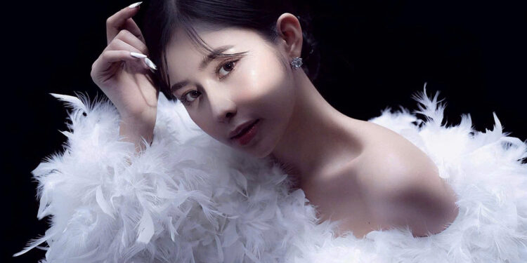 Những “bóng hồng” tài sắc xuất thân từ Chuyên Bình Long