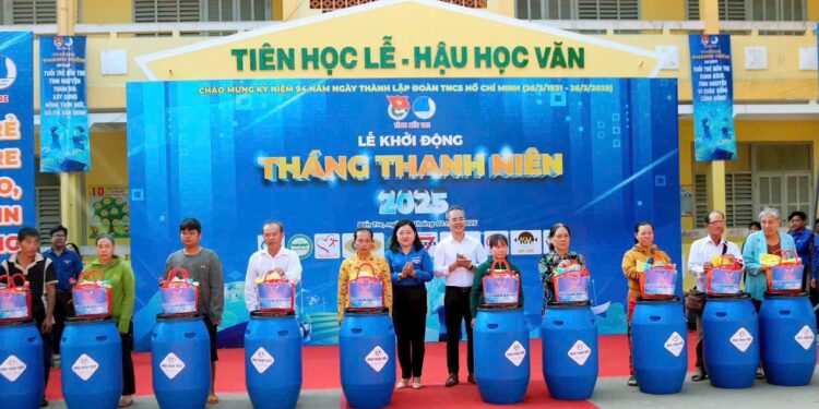 Tỉnh Đoàn Bến Tre khởi động tháng Thanh niên 2025 với chủ đề “Tuổi trẻ Bến Tre tự hào, vững tin theo Đảng”