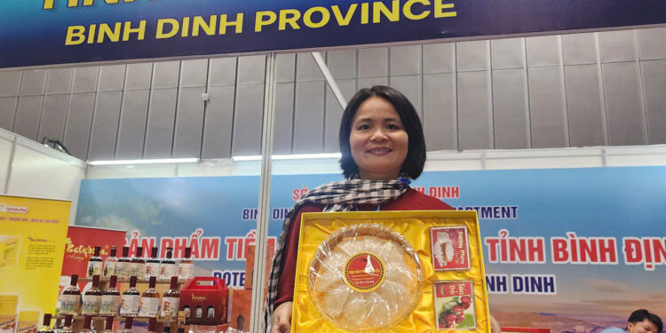 Bình Định đưa đặc sản đất võ đến với Hội chợ Hàng Việt Nam tiêu biểu xuất khẩu 2025