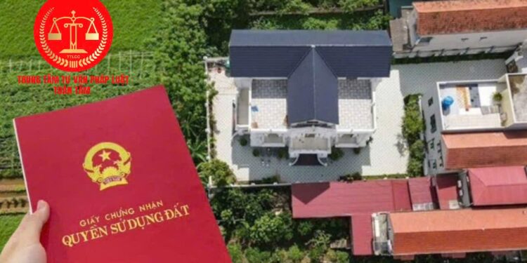 Trung tâm tư vấn pháp luật Toàn Tâm: Kiều bào về Việt Nam sinh sống lâu dài cần thủ tục gì – Chia đất cho các con khi Sổ đỏ đứng tên hộ gia đình thế nào?