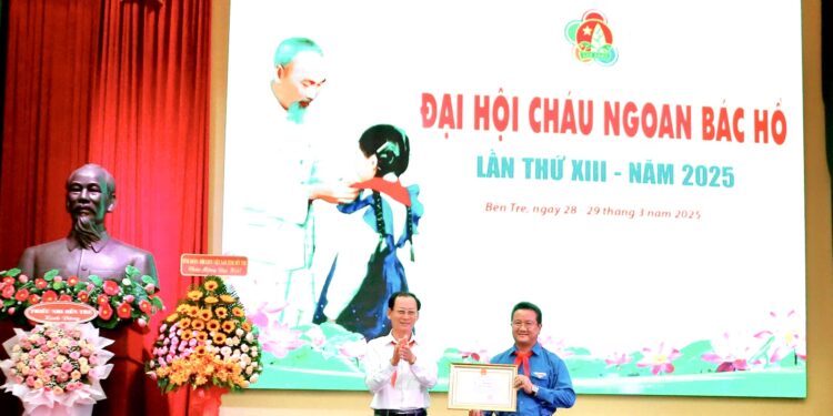 TS. Hồ Minh Sơn vinh dự tiếp tục nhận bằng khen của Chủ tịch UBND Bến Tre năm 2025