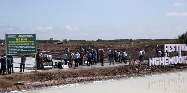 Bạc Liêu: Nâng tầm giá trị hạt muối Việt Nam, một hành trình trăm năm “Nghề muối – Đời người”