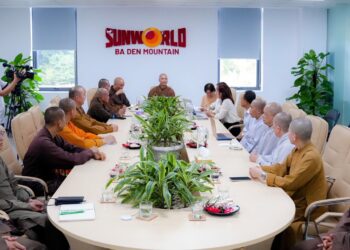 KHẢO SÁT KDL VH NÚI BÀ TÂY NINH CHUẨN BỊ ĐÓN ĐẠI BIỂU QUỐC TẾ THAM QUAN, THẮP NẾN CẦU NGUYỆN HOÀ BÌNH DỊP LỄ VESAK