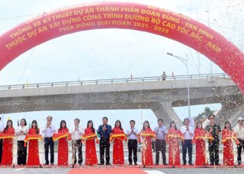 Tổng công ty 36 hoàn thành vượt tiến độ đoạn cao tốc Bùng – Vạn Ninh, chính thức thông xe sáng 19/4