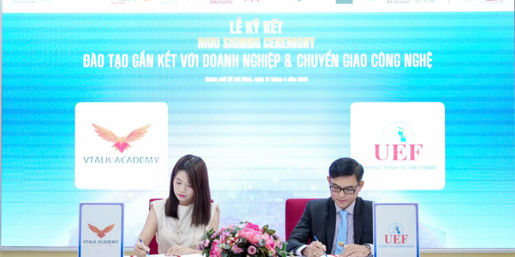 Trường Đại học Kinh tế Tài chính TP.HCM (UEF) ký kết hợp tác MOU với Học viện Kỹ năng VTALK và 13 doanh nghiệp hàng đầu