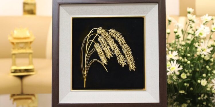 Hãy biết “cúi đầu” trước lòng tham – Người giỏi phải “ngẩng cao đầu”