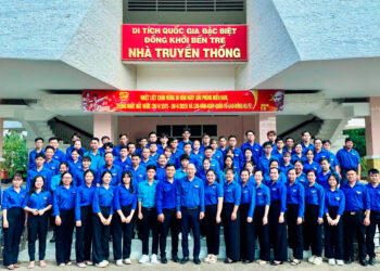 Tuổi trẻ Bến Tre tự hào hoà ca tại Lễ chào cờ “Tôi yêu Tổ quốc tôi”