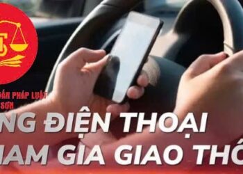 Trung tâm tư vấn pháp luật Minh Sơn: Bán tải bất ngờ lùi lại, xe sau húc trúng có phải bồi thường – Vừa lái xe ô tô vừa ‘lướt’ điện thoại bị phạt bao nhiêu tiền?