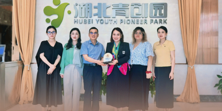 PGS.TS Phan Thị Hồng Xuân thăm, làm việc các đối tác Trung Quốc về công nghệ AI với phát triển đô thị thông minh và giao lưu văn hoá Việt – Trung