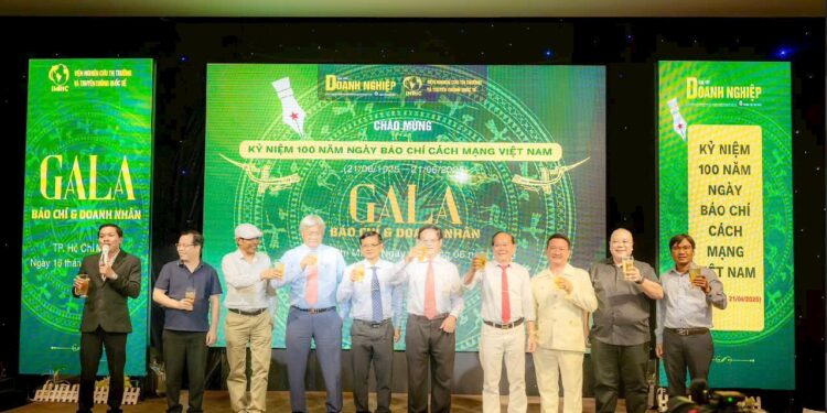 Long trọng Lễ Kỷ niệm 100 năm Báo chí cách mạng Việt Nam và trao Kỷ niệm chương xây dựng, phát triển “Nông nghiệp – Nông dân – Nông thôn Việt Nam