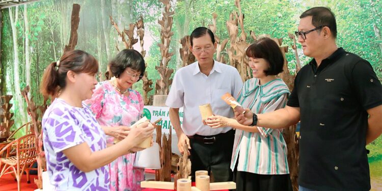 Trầm hương Mai Quốc góp phần phát triển nền nông nghiệp đô thị và đặc trưng thông qua Lễ hội Sinh vật cảnh 2025