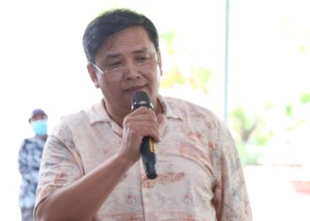 Ông Phan Mạnh Hùng – Phó viện trưởng Viện IMRIC; CEO Công ty Mays Ruviteks vinh dự nhận bằng khen Chủ tịch UBND tỉnh Bến Tre