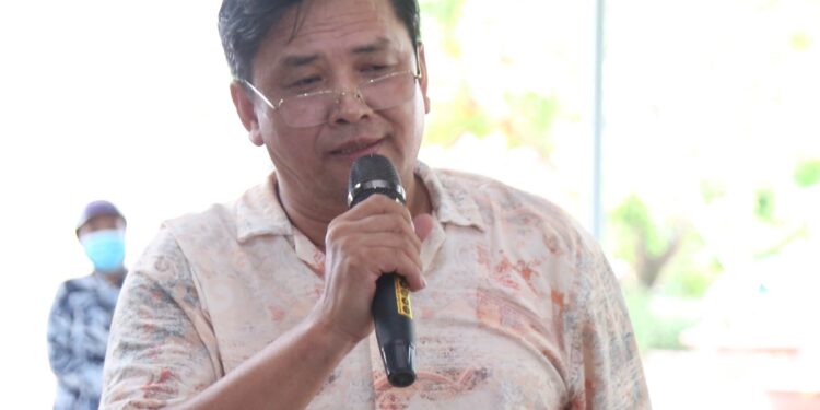 Ông Phan Mạnh Hùng – Phó viện trưởng Viện IMRIC; CEO Công ty Mays Ruviteks vinh dự nhận bằng khen Chủ tịch UBND tỉnh Bến Tre