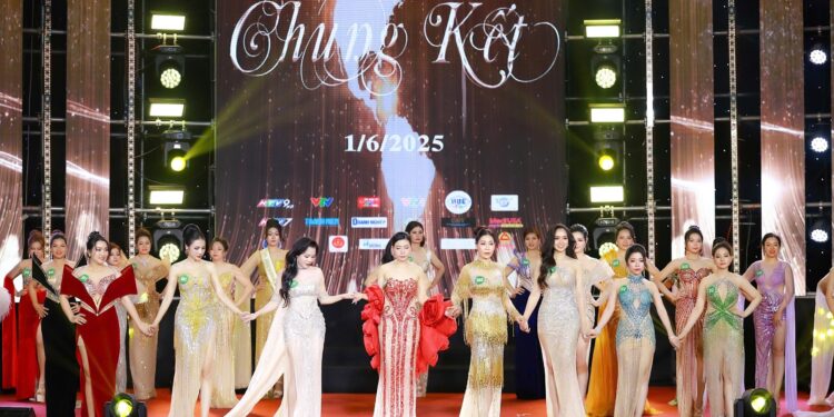 “Mãn nhãn” tại đêm chung kết Hoa hậu Doanh nhân Hoà bình toàn cầu 2025