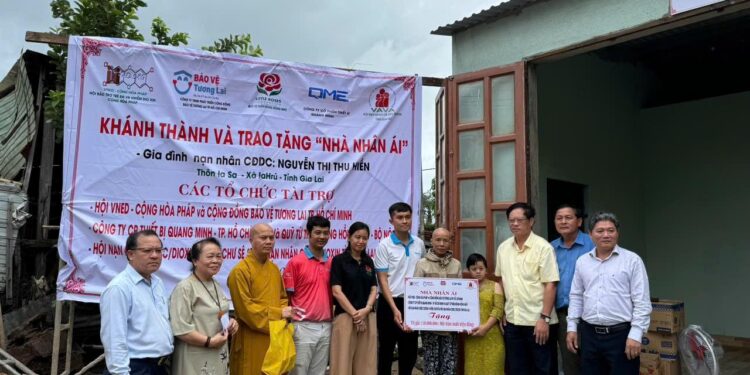 Thắm đượm nghĩa tình góp phần xoa dịu nỗi đau nạn nhân chất độc da cam/ Dioxin