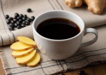 4 tác dụng độc đáo của nước gừng đỗ đen rang